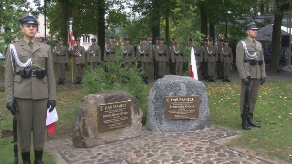 Uroczystość posadzenia kolejnych Dębów Pamięci